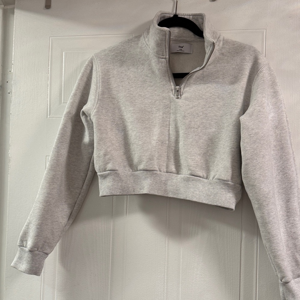 Aritzia/TNA Cozy Fleece 1/4 Half Zip. Cropped length. Size XXS
